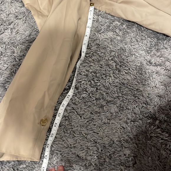 Men’s Burberry trench coat - Picture 6 of 10